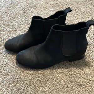 TOMS Chelsea Boots